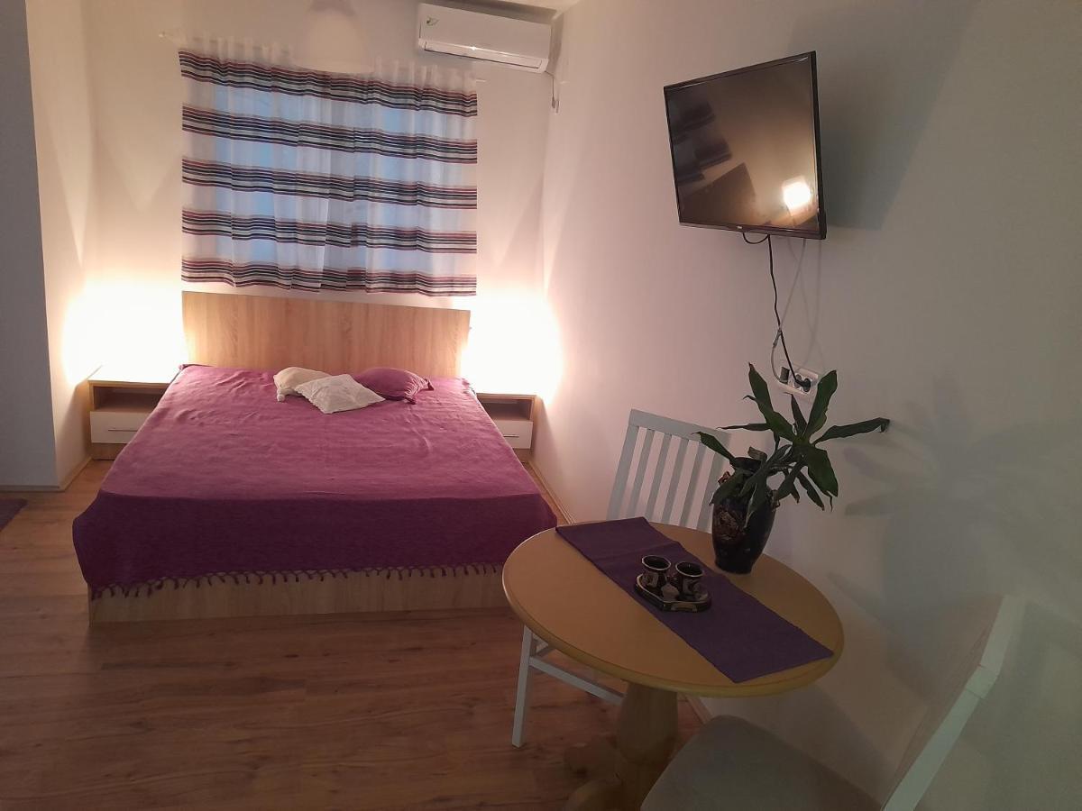 V & V Studio Apartments Nis Bagian luar foto